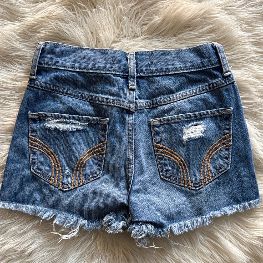 🌈HOLLISTER DISTRESSED HIGH RISE SHORTS💙 - Picture 2 of 5